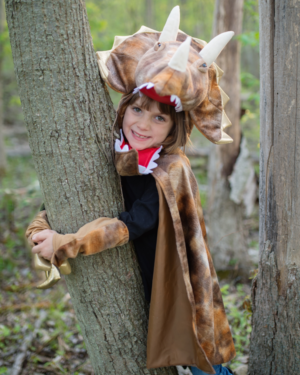 Grandasaurus Triceratops Cape with Claws