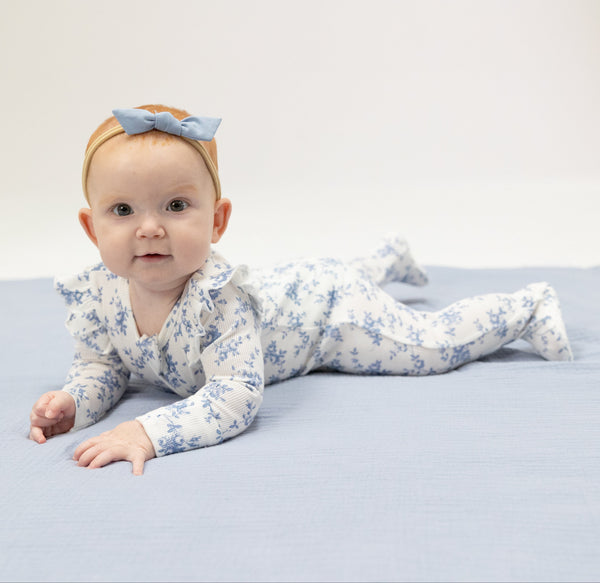 Baby Blue Vines Floral 2 Way Ruffle Sleeve Zipper Footie