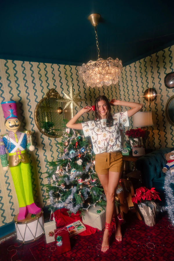 Pale Green Gingerbread Men & Bows Tee- Women's
