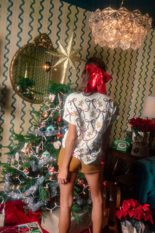 Pale Green Gingerbread Men & Bows Tee- Women's