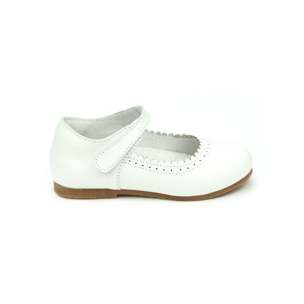 Lucille Scalloped Flat - White