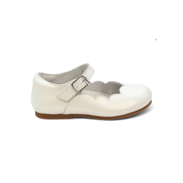 Sonia Scalloped Flat - White